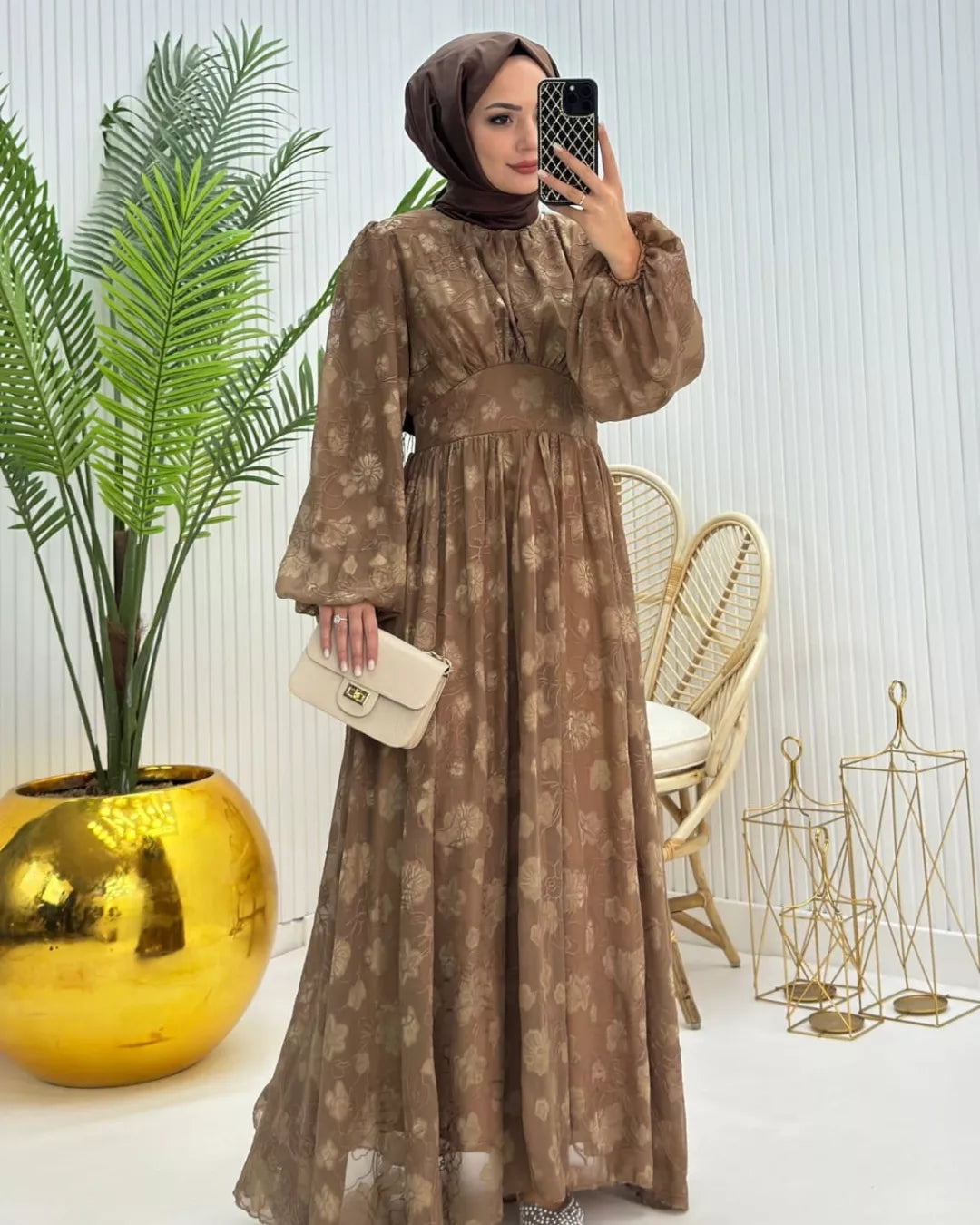 ROBE Meri